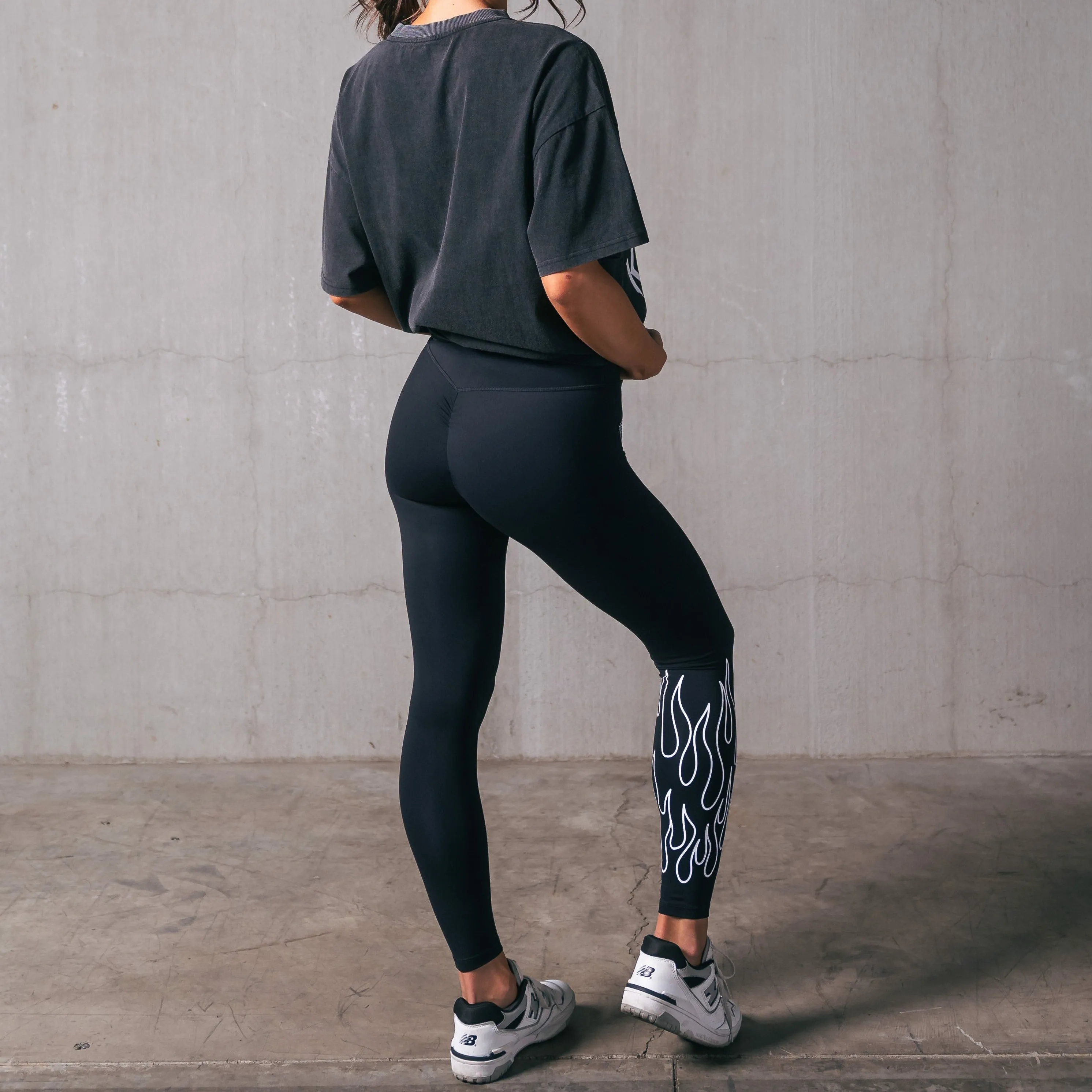 FLAME LEGGINGS - BLACK / WHITE