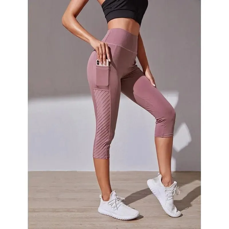 Women Large Panel Pocket Design with High Waist, Hip Lift, Slimming Yoga Pants.